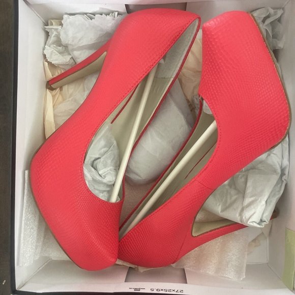 BCBG BG-PARADE PASSION SNAKE SIZE 6M - Picture 1 of 3